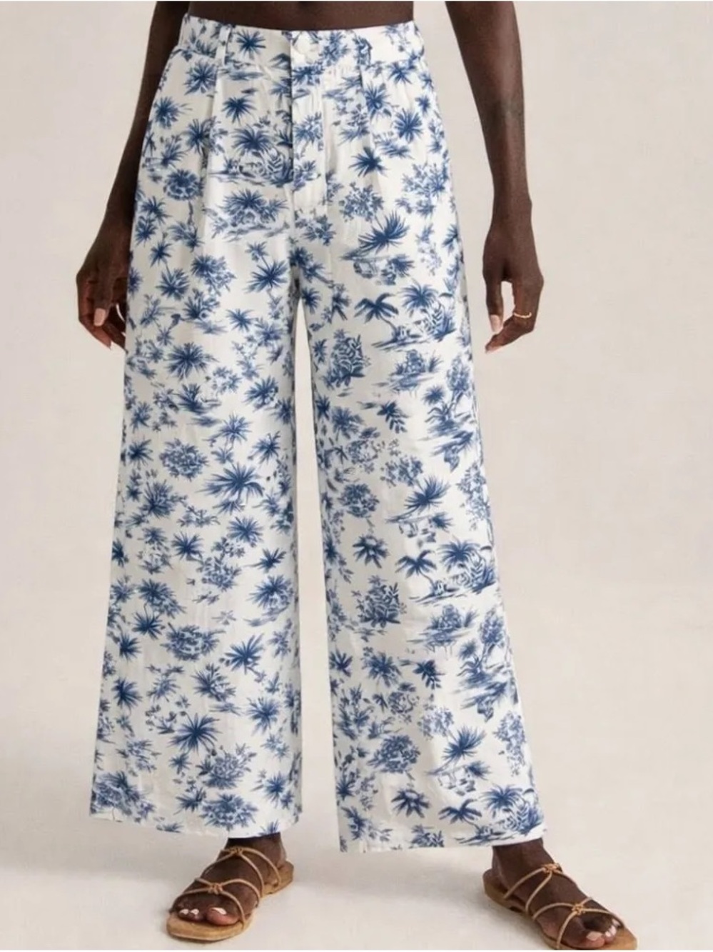 Abercrombie & Fitch Wide-Leg Floral Print Pants - White & Blue